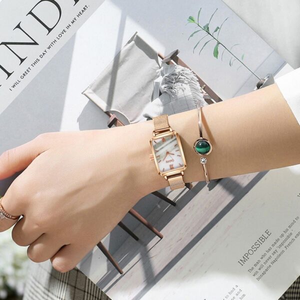 Conjunto Relógio Feminino com pulseira em metal e Bracelete - Image 9